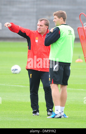 Brendan Rodgers et Steven Gerrard Liverpool FC l'avant train de weekend d'ouverture de la nouvelle saison de la Barclays Premier League Liverpool Banque D'Images