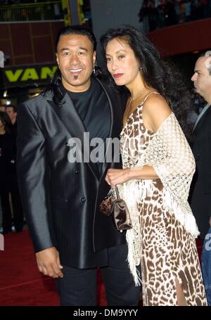 18 avril 2002 - Hollywood, Californie, USA - BRANSCOMBE RICHARD ET SA FEMME..LE ROI SCORPION - PREMIÈRE MONDIALE.les studios Universal, Hollywood, CA.17 avril 2002. NINA PROMMER/ 2002 K24750NP(Image Crédit : © Globe Photos/ZUMAPRESS.com) Banque D'Images