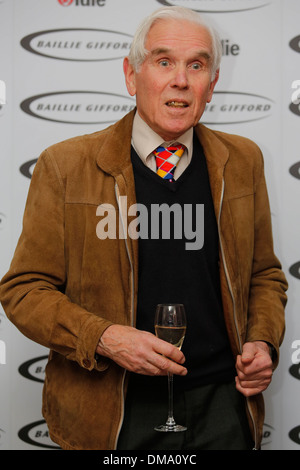 Nicholas Crace assiste à l'ancien de l'année des prix à des Simpsons dans le Strand, le 12 février 2013 à Londres en Grande-Bretagne. Banque D'Images