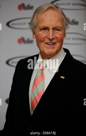 Nicholas Parsons assiste à l'ancien de l'année des prix à des Simpsons dans le Strand, le 12 février 2013 à Londres en Grande-Bretagne. Banque D'Images