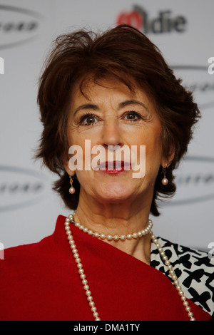 Maureen Lipman assiste à l'ancien de l'année des prix à des Simpsons dans le Strand, le 12 février 2013 à Londres en Grande-Bretagne. Banque D'Images