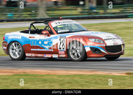 02 octobre 2009 - Alton, Illinois, États-Unis - 2 octobre 2009 : Vendredi d'exercice de Virginia International Race way-Playboy Mazda MX5cup,Grand Sport et Street Tuner. # 28 Marc Miller. (Crédit Image : © Mark Abbott Global/ZUMApress.com)/Southcreek Banque D'Images