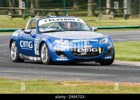 02 octobre 2009 - Alton, Illinois, États-Unis - 2 octobre 2009 : Vendredi d'exercice de Virginia International Race way-Playboy Mazda MX5cup,Grand Sport et Street Tuner. # 14 Todd Buras. (Crédit Image : © Mark Abbott Global/ZUMApress.com)/Southcreek Banque D'Images