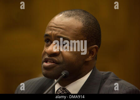 Oct 28, 2009 - Washington, District of Columbia, États-Unis - DEMAURICE SMITH, directeur exécutif de l'Association des joueurs de la NFL, témoigne devant le Comité judiciaire de la Chambre 'audition sur les questions juridiques liées au football Les blessures à la tête" sur la colline du Capitole. (Crédit Image : © Richard Clement/ZUMA Press) Banque D'Images