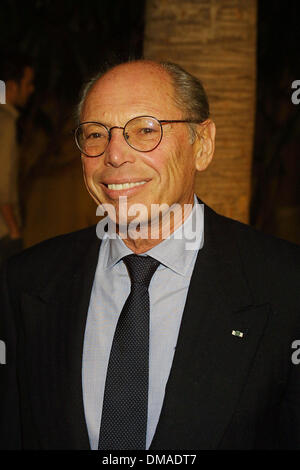24 octobre 2001 - Hollywood, Californie, USA - IRWIN WINKLER.'LA VIE COMME UNE MAISON' LOS ANGELES PREMIERE .EGYPTIAN THEATRE, à Hollywood, CA.24 octobre 2001. NINA PROMMER/ 2001 K23190NP (D)(Image Crédit : © Globe Photos/ZUMAPRESS.com) Banque D'Images