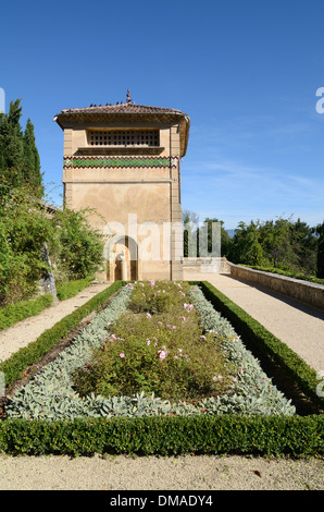 Jardin en terrasses formelle Château d'Arnajon Bastide ou Country House Le Puy-Sainte-Réparade Provence France Banque D'Images