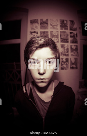 Fish Eye style vintage portrait d'un adolescent garçon. Banque D'Images