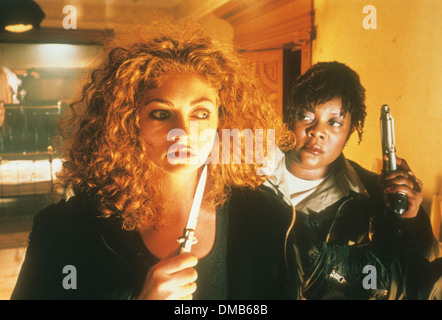 Légende urbaine 1998 TriStar Pictures film avec Alicia Witt à gauche et Loretta Devine Banque D'Images