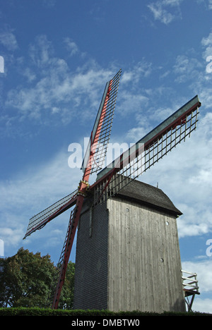 Moulin sur le sommet du Mont Cassel dans le Nord de la France Banque D'Images