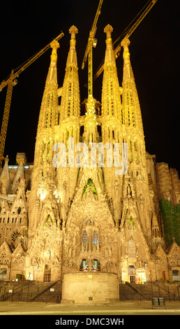 La façade de la Nativité de la Sagrada Familia Temple par Antoni Gaudi. Barcelone, Espagne. Banque D'Images