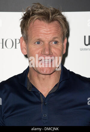 Londres, Royaume-Uni. 13 décembre 2013. Gordon Ramsay at Waterstones Canary Wharf - Vendredi 13 décembre Photo de Brian Jordan/Alamy Live News Banque D'Images