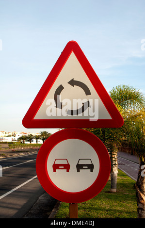 La signalisation routière, Caleta de Fuste, Fuerteventura, Îles Canaries, Espagne. Banque D'Images