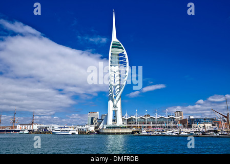 Spinnaker Tower est un 170-mètres (560 ft) Landmark Tower à Portsmouth, Angleterre, RU Banque D'Images