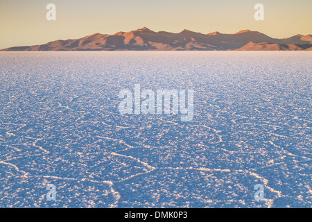 Lever de soleil à Salar de Uyuni, Bolivie Banque D'Images