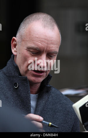 Londres, Royaume-Uni, le 14 décembre 2013. Sting vu à BBC Radio 2 studios à Londres Crédit : Simon Matthews/Alamy Live News Banque D'Images