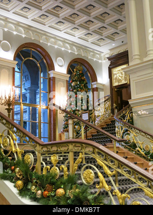 Madison Avenue Entrée de la Lotte New York Palace Hotel, saison de vacances à New York City Banque D'Images
