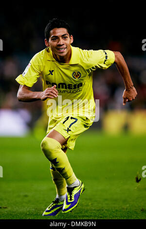 Barcelone, Espagne. 14 Décembre, 2013. Aquino au poste de Villareal CF suit la balle pendant le jeu de la Liga entre le FC Barcelone et Villarreal CF au Camp Nou, Barcelona : Action Crédit Plus Sport/Alamy Live News Banque D'Images