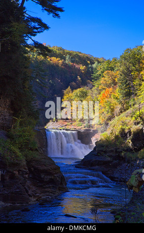 Lower Falls sur la rivière Genesee à Letchworth State Park dans l'État de New York Banque D'Images