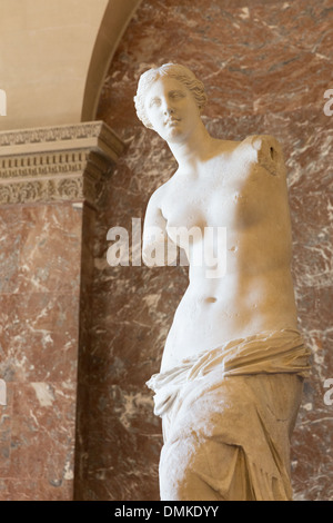 L'Aphrodite de Milos, autrement connu sous le nom de la Vénus de Milo au Louvre à Paris, France par Alexandros d'Antioche Banque D'Images