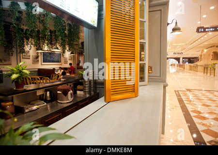 Le restaurant de style occidental haut de gamme décoré Banque D'Images