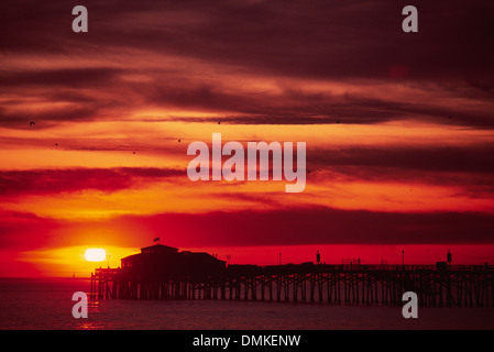 Seal Beach Pier sunset, Seal Beach, Californie Banque D'Images