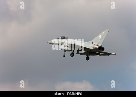 L'Eurofighter Typhoon RGF4 ZK328 BS à l'atterrissage à RAF Conningsby Banque D'Images