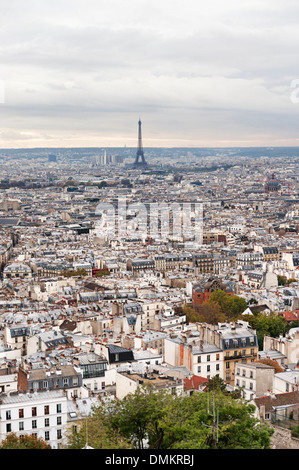 Paris, France : Skyline - paysage urbain avec Tour Eiffel vu de Montmartre Banque D'Images