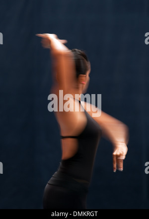 Danseuse de ballet, de flou, d'une femme, le Ballet Espanol de Cuba, La Havane, Cuba, Caraïbes, Amérique Latine Banque D'Images