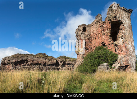 Château Rouge à Lunan Bay sur la côte d'Angus en Écosse. Banque D'Images