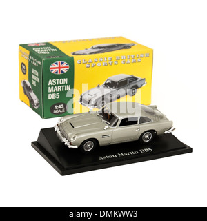 Éditions Atlas Réplique échelle 1:43 1960 Aston Martin DB5 voiture de sport Banque D'Images