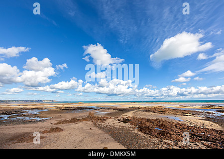 Plage à marée basse, Seymour Tower, Jersey, Channel Islands, Royaume-Uni Banque D'Images