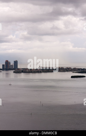 Fisher Island exclusive au large de Miami, FL, USA après une tempête tropicale. Banque D'Images