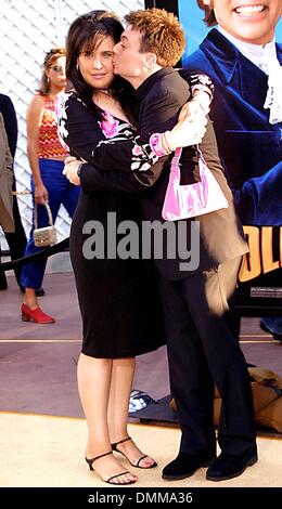 22 juillet 2002 - Hollywood, Californie, USA - Mike MYERS ET SA FEMME ROBIN..Austin Powers in Goldmember -PREMIERE.AU.UNIVERSAL AMPHITHEATER, Hollywood, CA.22 juillet 2002. NINA PROMMER/ 2002 K26670NP(Image Crédit : © Globe Photos/ZUMAPRESS.com) Banque D'Images