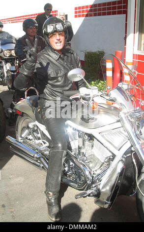 10 nov 2002 - Los Angeles, Californie, USA - ..LOVE RIDE 19.GLENDALE HARLEY DAVIDSON AU LAC CASTAIC, CA.10 novembre 2002. NINA PROMMER/ 2002 K27065NP(Image Crédit : © Globe Photos/ZUMAPRESS.com) Banque D'Images