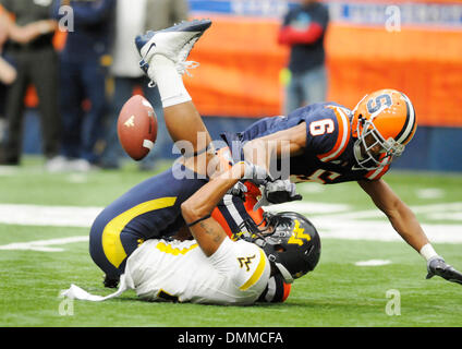 10 octobre 2009 : Syracuse receveur Da'Msur Merkerson (# 6) en action lors de la lecture d'UWV. L'Université de West Virginia Mountaineers a défait l'Université de Syracuse à l'Orange 34-13 Carrier Dome à Syracuse, NY dans une grande partie de l'Est.(Image Crédit : © Alan Schwartz/Cal Sport Media/ZUMA Press) Banque D'Images