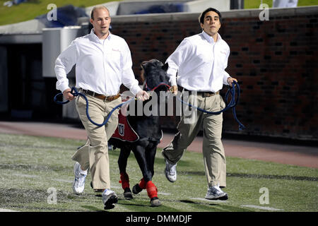 10 Octobre 2009 : Conference USA foe l'East Carolina Pirates tomber 28-21 à la SMU Mustangs. (Crédit Image : © Global/ZUMApress.com) Southcreek Banque D'Images