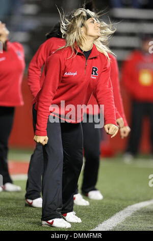 16 octobre 2009, Piscataway, New Jersey : un membre de l'équipe de Rutgers Scarlet Knights dance en action de jeu au cours de la première moitié de jouer de la NCAA football match entre les Pittsburgh Panthers et le Rutgers Scarlet Knights a joué à la Rutgers Stadium à Piscataway, New Jersey. (Crédit Image : © Global/ZUMApress.com) Southcreek Banque D'Images