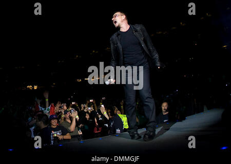 20 octobre 2009 - Phoenix, Arizona, États-Unis d'Amérique - superstars Musique U2 en concert sur scène, mené par le chanteur Bono, à l'University of Phoenix Stadium à Phoenix, Arizona pendant leur degré 2009360 tournée nord-américaine. (Crédit Image : © inférieur gène/global/ZUMApress.com) Southcreek Banque D'Images