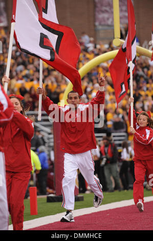 17 Octobre 2009 : North Carolina State Wolfpack cheerleaders célébrer un touché à l'Alumni Stadium à Chestnut Hill, MA. Crédit obligatoire : Geoffrey Bolte / Southcreek Global (Image Crédit : © Southcreek/ZUMApress.com) mondial Banque D'Images