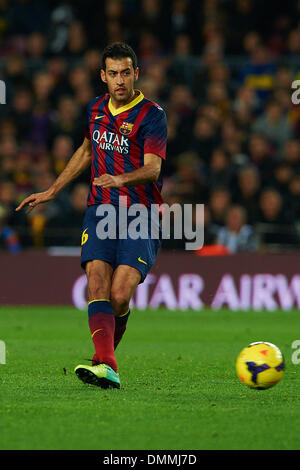 Barcelone, Espagne. 14 décembre 2013. Sergio Busquets (FC Barcelone), au cours de la Liga match de football entre le FC Barcelone et Villarreal CF, au Camp Nou à Barcelone, Espagne, Samedi, Décembre 14, 2013. Foto : S.Lau : dpa Crédit photo alliance/Alamy Live News Banque D'Images