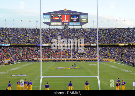 24 Octobre 2009 : La bande LSU se prépare à prendre le terrain avant les samedi soirs SEC à l'Ouest se rencontreront entre l'Auburn Tigers et les Tigres de LSU. LSU allait gagner le match 31-10....crédit obligatoire : Stacy Revere / Southcreek Global (Image Crédit : © Southcreek/ZUMApress.com) mondial Banque D'Images