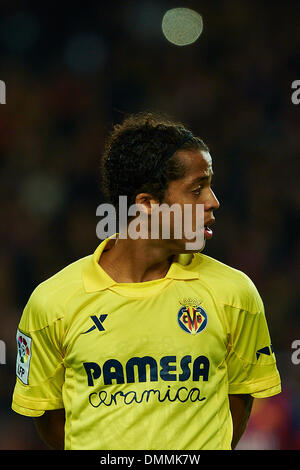 Barcelone, Espagne. 14 décembre 2013. Giovanni (VIllarreal CF), au cours de la Liga match de football entre le FC Barcelone et Villarreal CF, au Camp Nou à Barcelone, Espagne, Samedi, Décembre 14, 2013. Foto : S.Lau : dpa Crédit photo alliance/Alamy Live News Banque D'Images