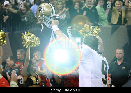 18 Octobre 2009 : Saints quarterback Drew Brees (9) têtes à la locker Rome après action de jeu entre les Giants de New York et les New Orleans Saints dans le Louisiana Superdome. (Crédit Image : © Global/ZUMApress.com) Southcreek Banque D'Images