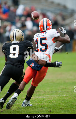 25 Octobre 2009 : Illinois vs Purdue Boilermakers .(15) Chris Devalt. Purdue a défait l'Illinois 24-14 dans le match joué au Stade Ross-Ade, dans la région de West Lafayette, IN. (Crédit Image : © Global/ZUMApress.com) Southcreek Banque D'Images