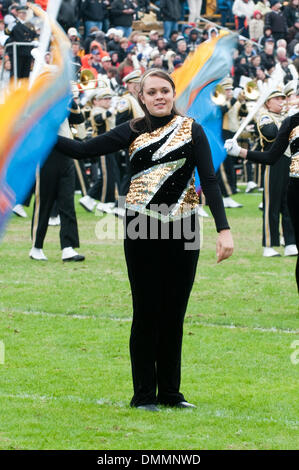 25 Octobre 2009 : Illinois vs Purdue Boilermakers .Band Drapeau. Purdue a défait l'Illinois 24-14 dans le match joué au Stade Ross-Ade, dans la région de West Lafayette, IN. (Crédit Image : © Global/ZUMApress.com) Southcreek Banque D'Images