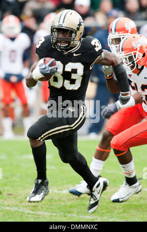 25 Octobre 2009 : Illinois vs Purdue Boilermakers .(33) Jaycen Taylor. Purdue a défait l'Illinois 24-14 dans le match joué au Stade Ross-Ade, dans la région de West Lafayette, IN. (Crédit Image : © Global/ZUMApress.com) Southcreek Banque D'Images