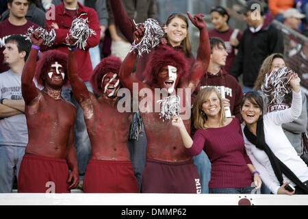 24 Octobre 2009 : Fans au cours de la première moitié action dans le jeu entre le Mississippi State Bulldogs hébergeant les Gators de la Floride. Les Gators de Floride mènent à la moitié 13-10..Crédit obligatoire : Epicéa Derden / Southcreek Global (Image Crédit : © Southcreek/ZUMApress.com) mondial Banque D'Images