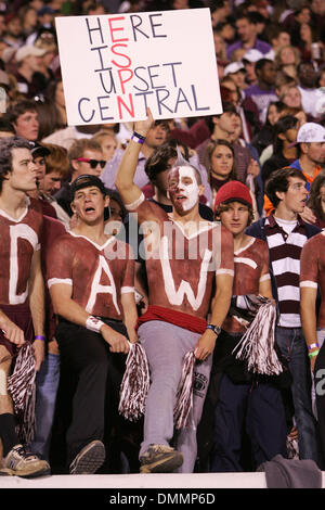 24 Octobre 2009 : Fans au cours de la première moitié action dans le jeu entre le Mississippi State Bulldogs hébergeant les Gators de la Floride. Les Gators de Floride mènent à la moitié 13-10..Crédit obligatoire : Epicéa Derden / Southcreek Global (Image Crédit : © Southcreek/ZUMApress.com) mondial Banque D'Images