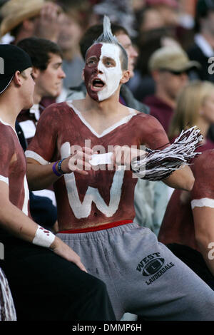 24 Octobre 2009 : Fans au cours de la première moitié action dans le jeu entre le Mississippi State Bulldogs hébergeant les Gators de la Floride. Les Gators de Floride mènent à la moitié 13-10..Crédit obligatoire : Epicéa Derden / Southcreek Global (Image Crédit : © Southcreek/ZUMApress.com) mondial Banque D'Images