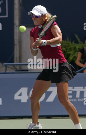 21 Août 2009 : la Russie Vera Dushevina et Anastasia Rodionova dans un match qu'ils ont perdu en deux sets de l'USA de Liezel Huber et double son coéquipier Cara Black du Zimbabwe lors de la Women's Tennis Coupe Rogers a joué au Centre Rexall, à l'Université York à Toronto, ON. (Crédit Image : © Global/ZUMApress.com) Southcreek Banque D'Images